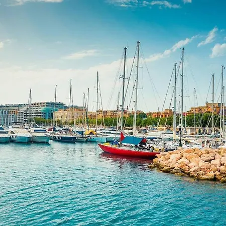 Stunning 2br Penthouse With Harbour View & Bbq By 360 Estates