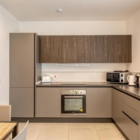 Stunning 2br Penthouse With Harbour View & Bbq By 360 Estates